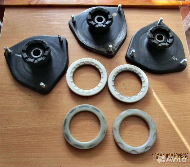 Опоры передних стоек Калина 1