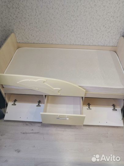 Детская кровать от 3 лет с матрасом бу