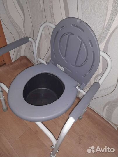 Кресло-туалет, стул санитарный