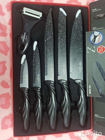 Новый набор ножей в коробке