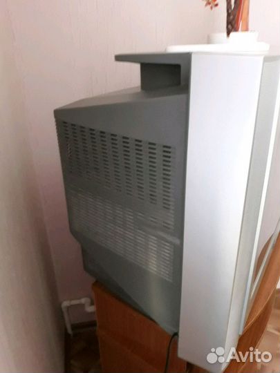 Телевизор с тумбой