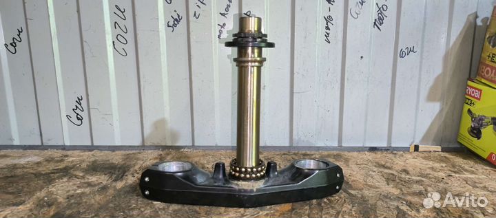 Kawasaki kle650 versus 650 Нижняя траверса