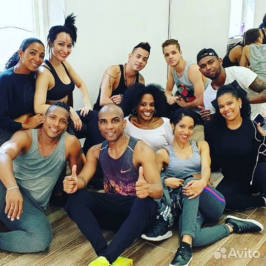 Бразильское шоу с кубинскими танцорами