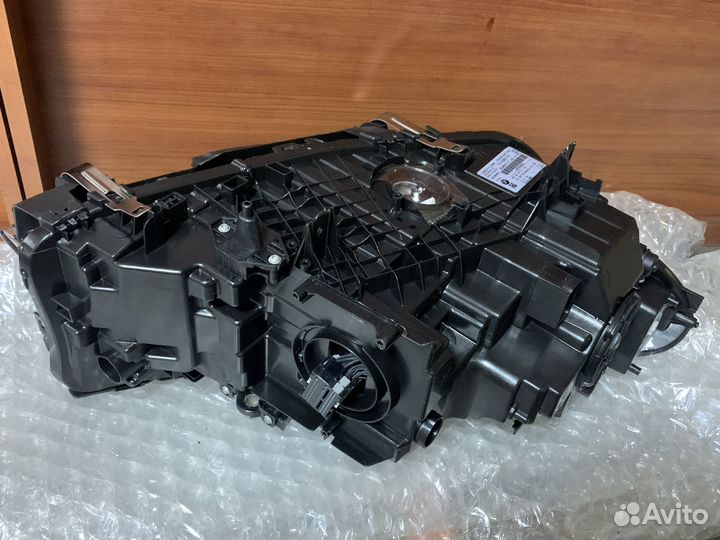 Фара левая BMW G30 светодиодная адаптив дорест