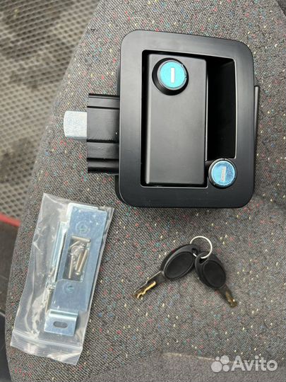 Дверная ручка с замком для кемпера, автодома