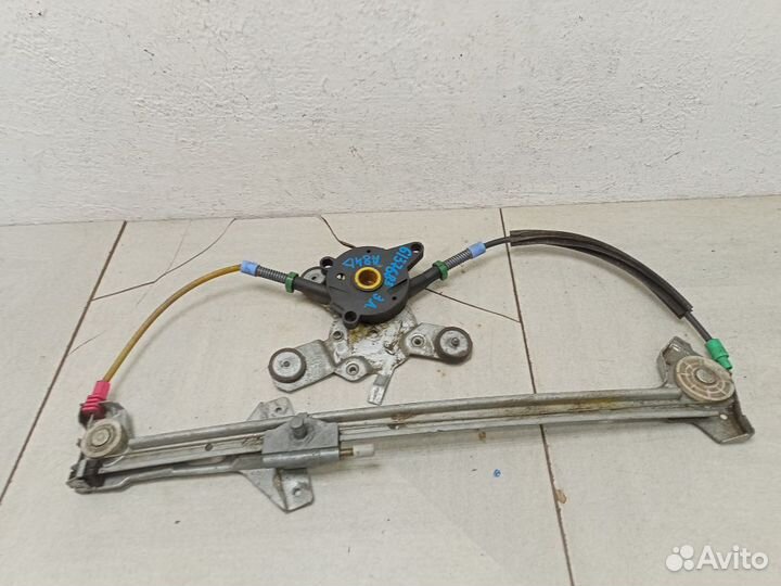 Стеклоподъемник электрический задний левый