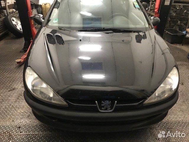 Разбор на запчасти Peugeot 206
