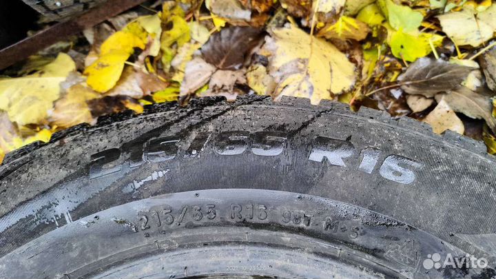 Pirelli Formula Ice 215/65 R16 98T