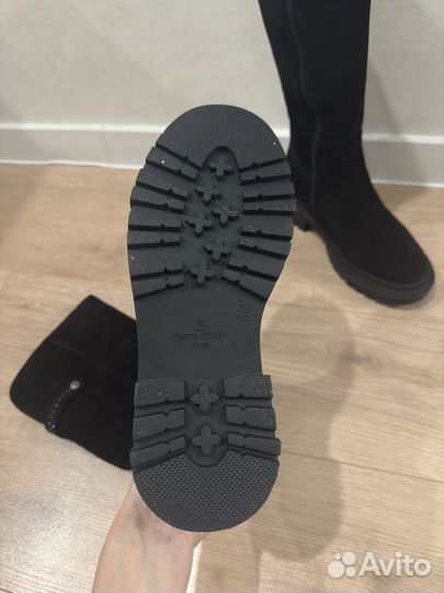 Зимние женские сапоги Pierre Cardin 38