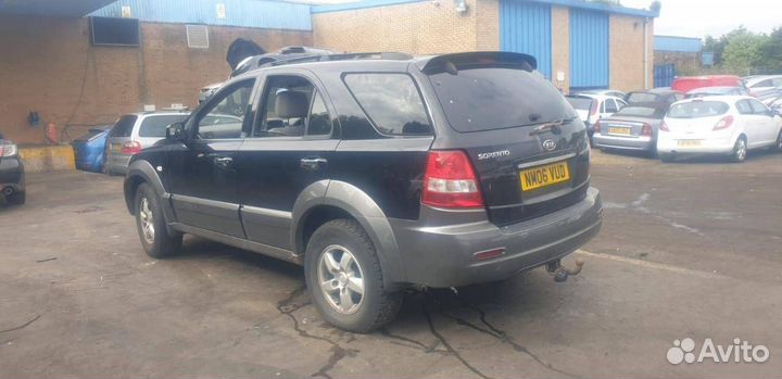 Спойлер крышки багажника Kia Sorento 2006