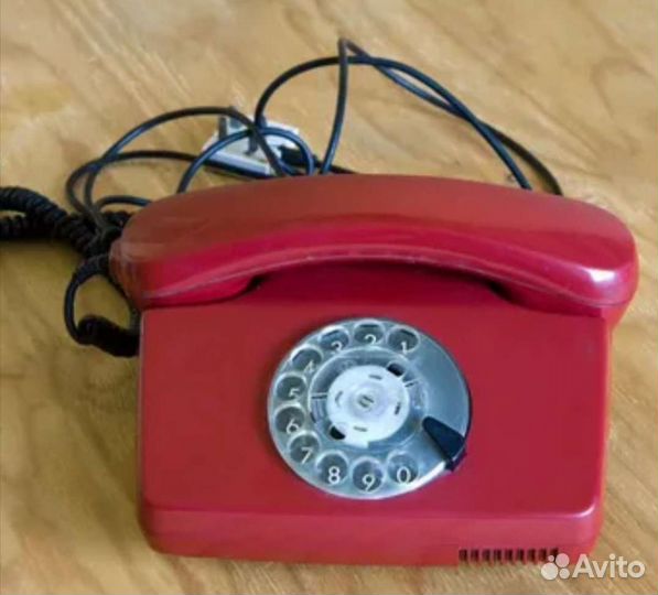 Телефонные аппараты советских времён