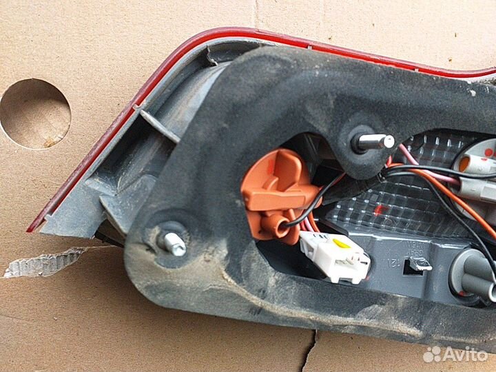 Фонарь задний правый внутренний Киа Рио 3