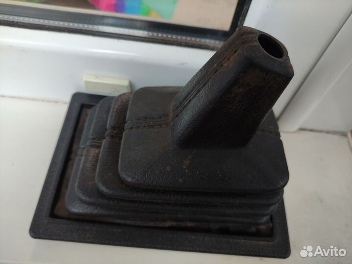 Кожух рычага МКПП