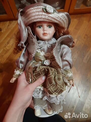 Фарфоровая кукла Little Queen Collection Надежда