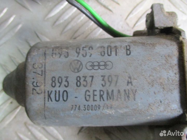 Моторчик стеклоподъём. передний левый Audi 80 B4