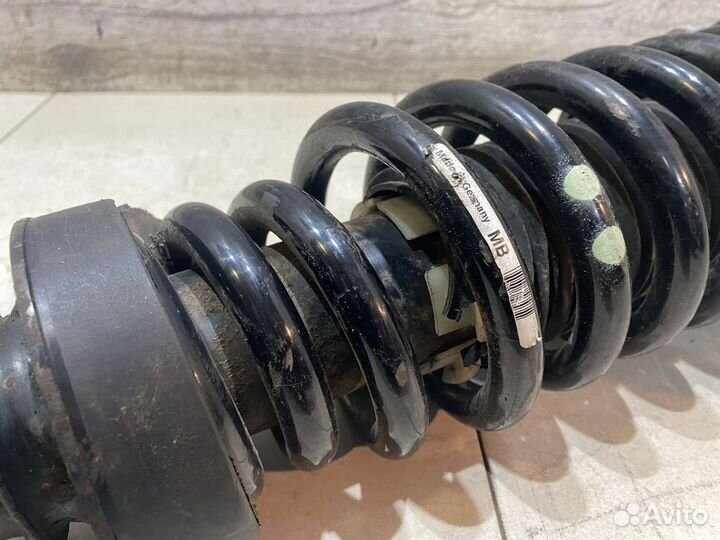 Стойка передняя правая Volkswagen Touareg 02-10