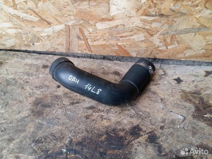 Патрубок воздушного фильтра Opel Astra H 2004-2014