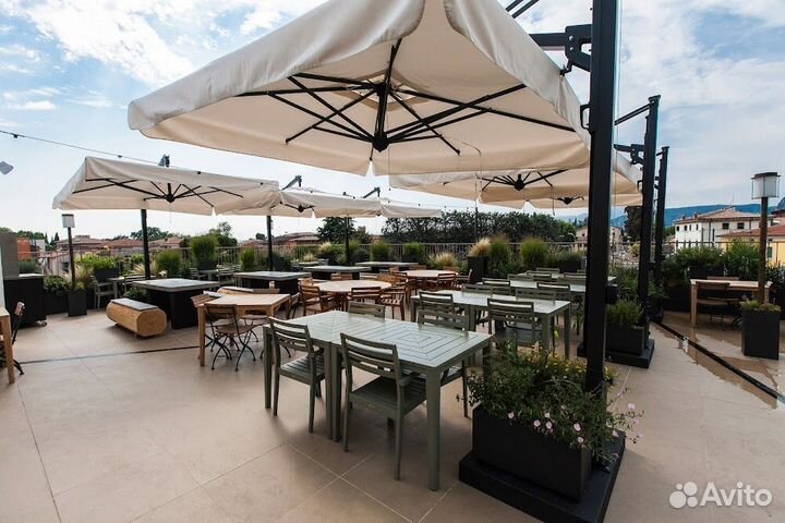 Зонт для кафе. Зонт на боковой опоре. Уличный зонт