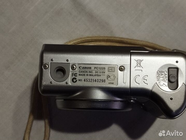 Компактный фотоаппарат canon