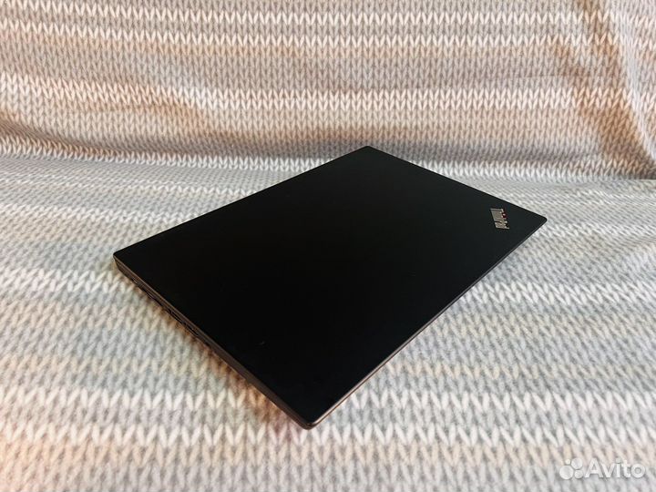 Ноутбук ThinkPad X13 + 16 ram