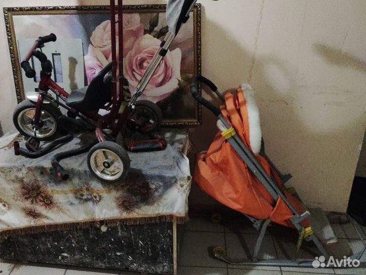 Детский велосипед и санки коляска