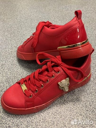 Кроссовки женские