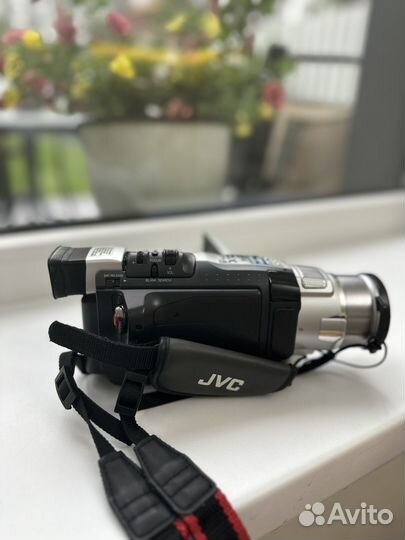 Видеокамера jvc