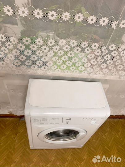 Стиральная машина indesit