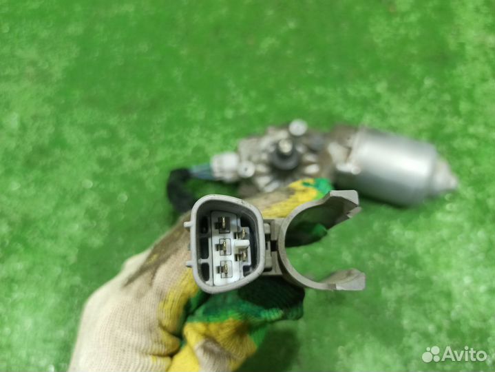 Мотор стеклоочистителя Auris (07-12) пер б/у