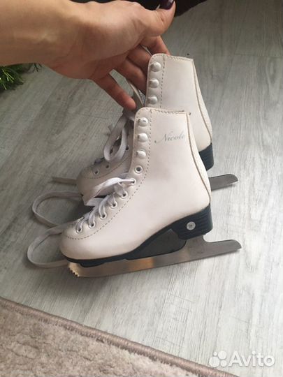 Коньки фигурные 28