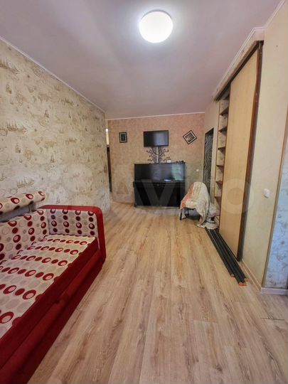 3-к. квартира, 57 м², 1/3 эт.