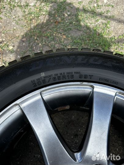 Dunlop SP Winter Ice 03 205/65 R16 99T