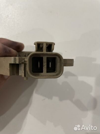 Регулятор напряжения