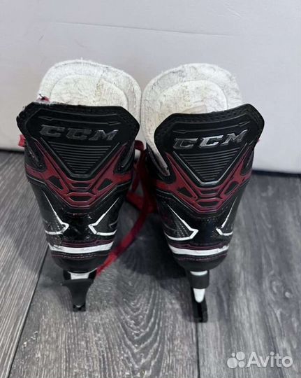 Коньки хоккейные