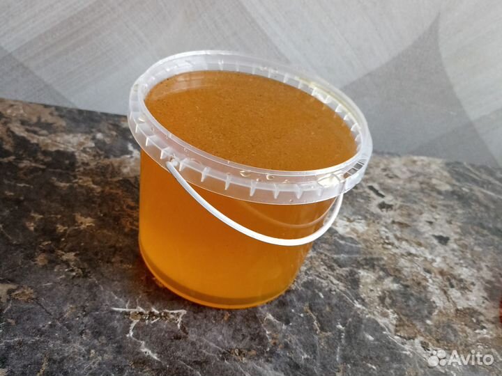 Продам хороший мед,ещё есть медовая жвачка