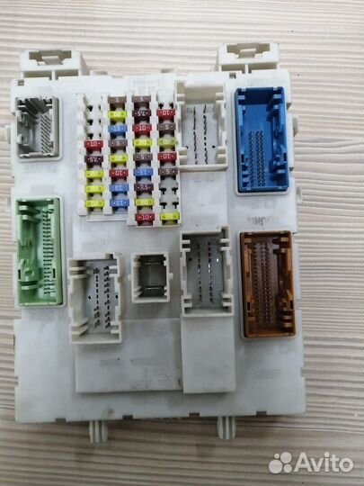 Блок предохранителей Форд Фокус 3
