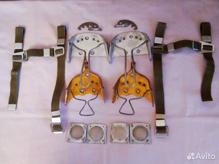 Ссср. Лыжные ботинки,крепления к лыжам