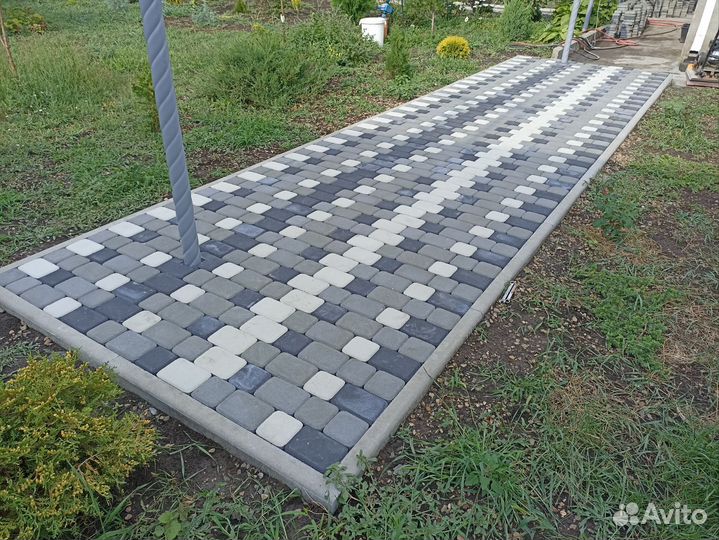 Укладка тротуарной плитки и установка поребриков