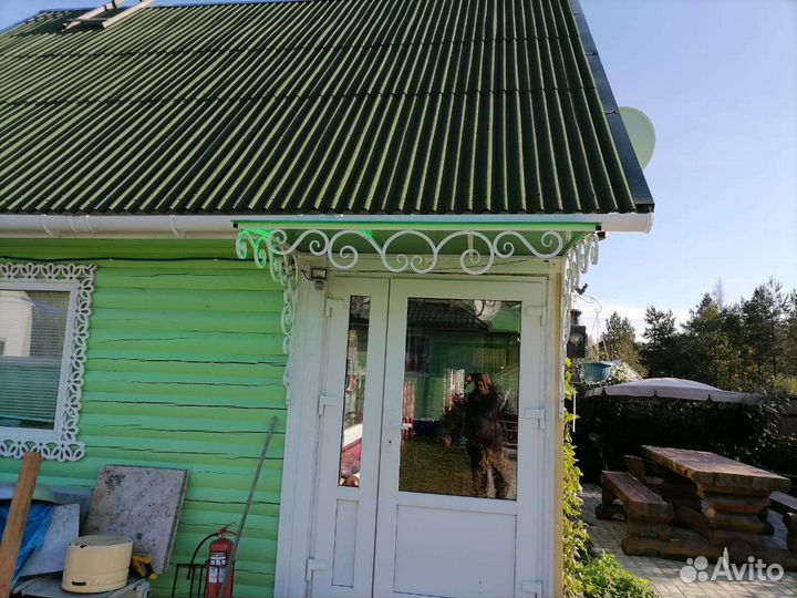 Козырек над дверью