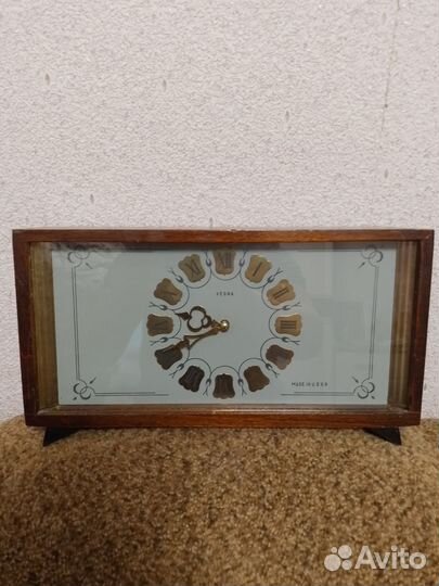 Часы настольные весна