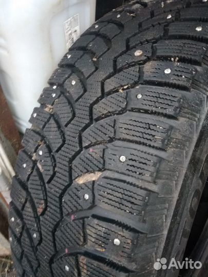 Bridgestone Blizzak Spike-01 245/70 R16 107T