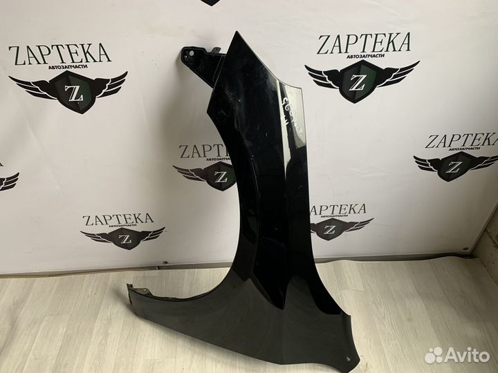 Volvo S60 крыло левое 31352071