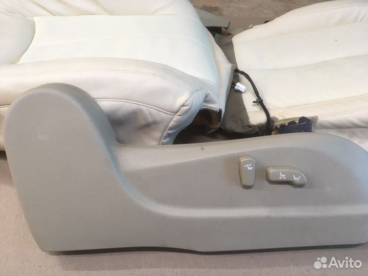 Кожанное переднее сиденье обивка Nissan Teana J32