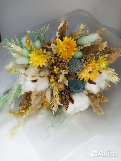 Сухоцветы в шляпных коробках и кашпо