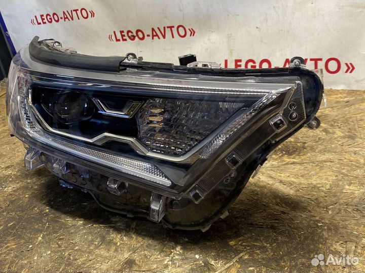 Toyota Rav4 50 2020 фара правая