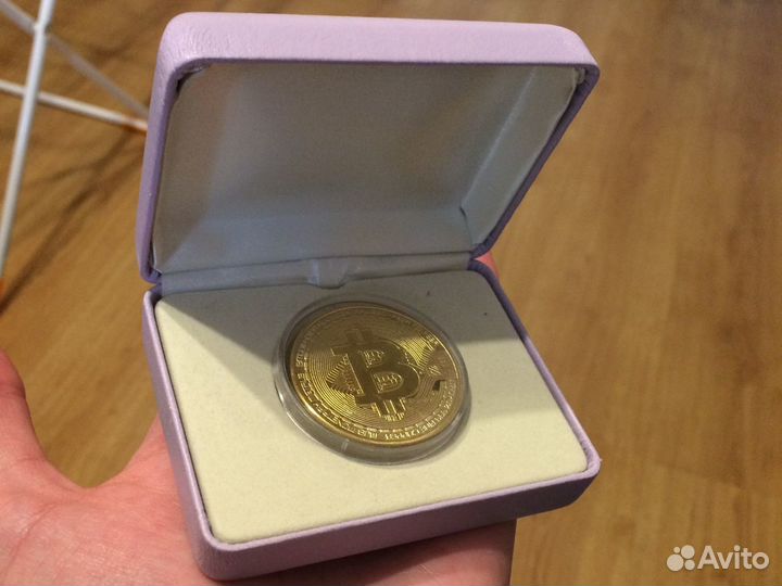 Монета биткоин