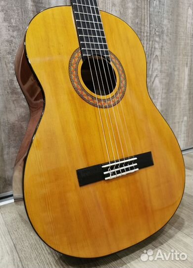 Классическая гитара Yamaha C40