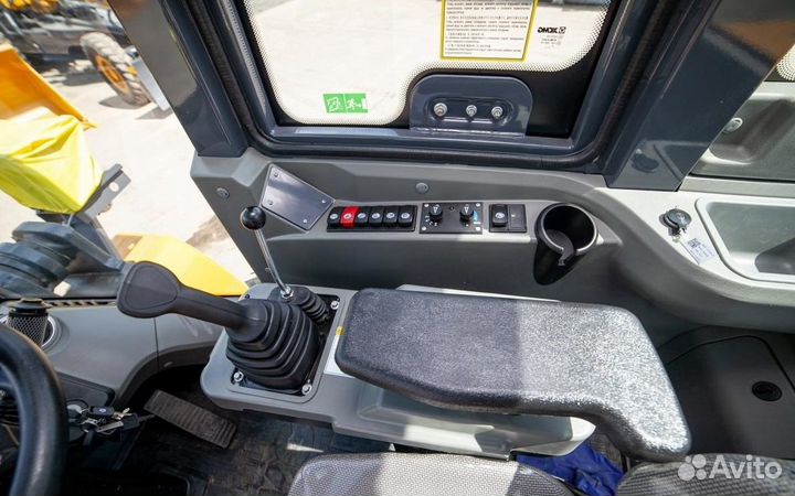 Фронтальный погрузчик XCMG LW330FN, 2023