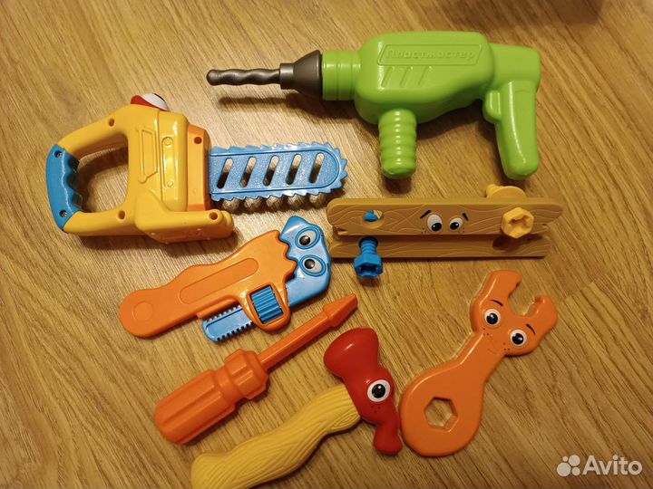 Кубики, деревянные игрушки, машинки и тд