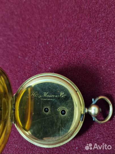 HY Moser часы золотые